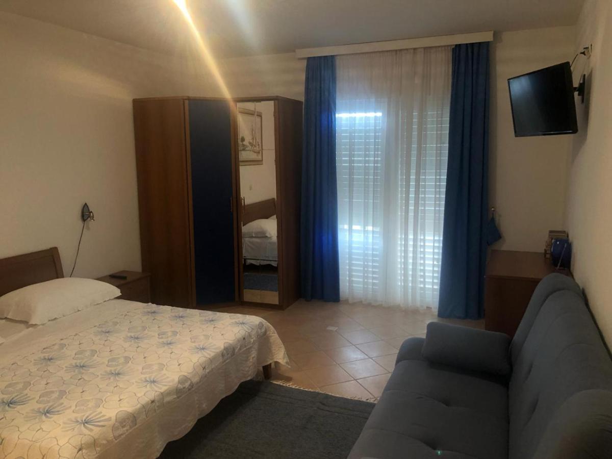 Villa Rosso Baška Voda Extérieur photo