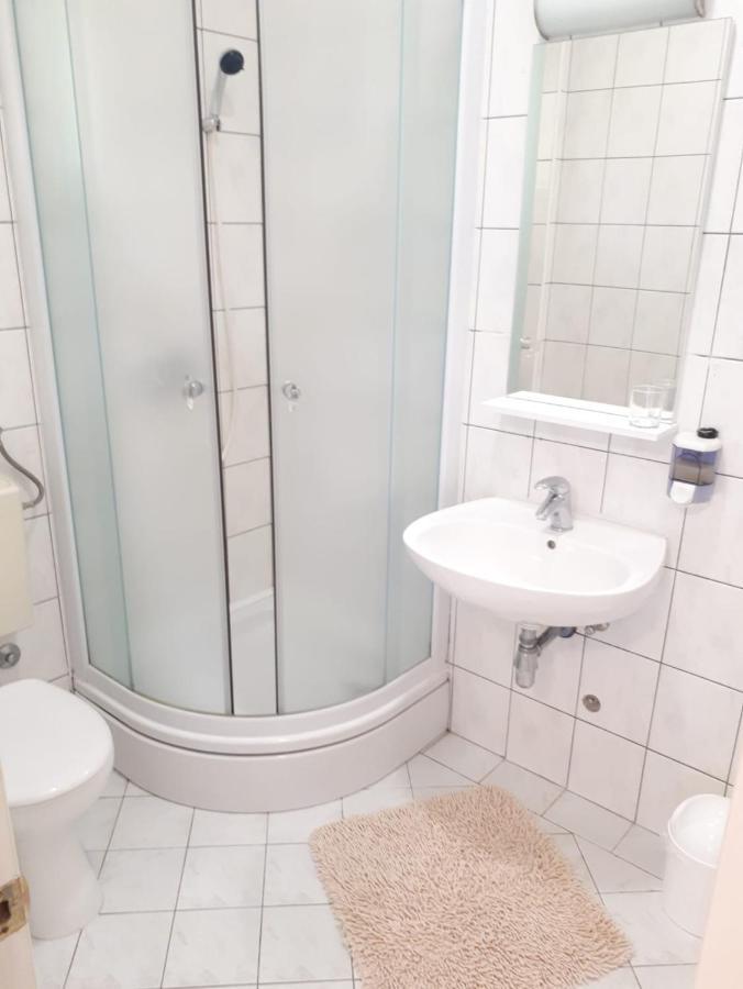 Villa Rosso Baška Voda Extérieur photo