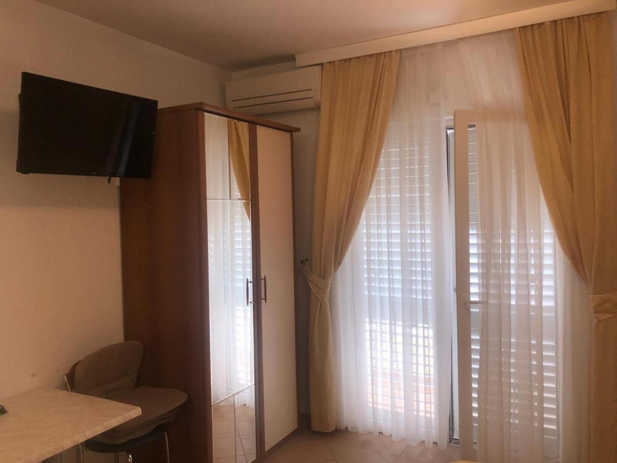 Villa Rosso Baška Voda Extérieur photo