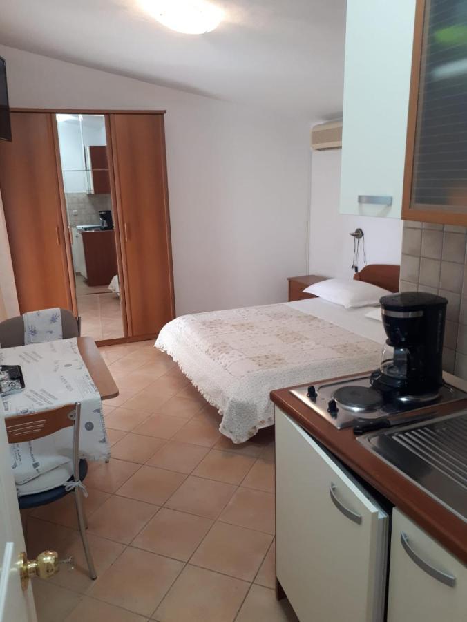 Villa Rosso Baška Voda Extérieur photo