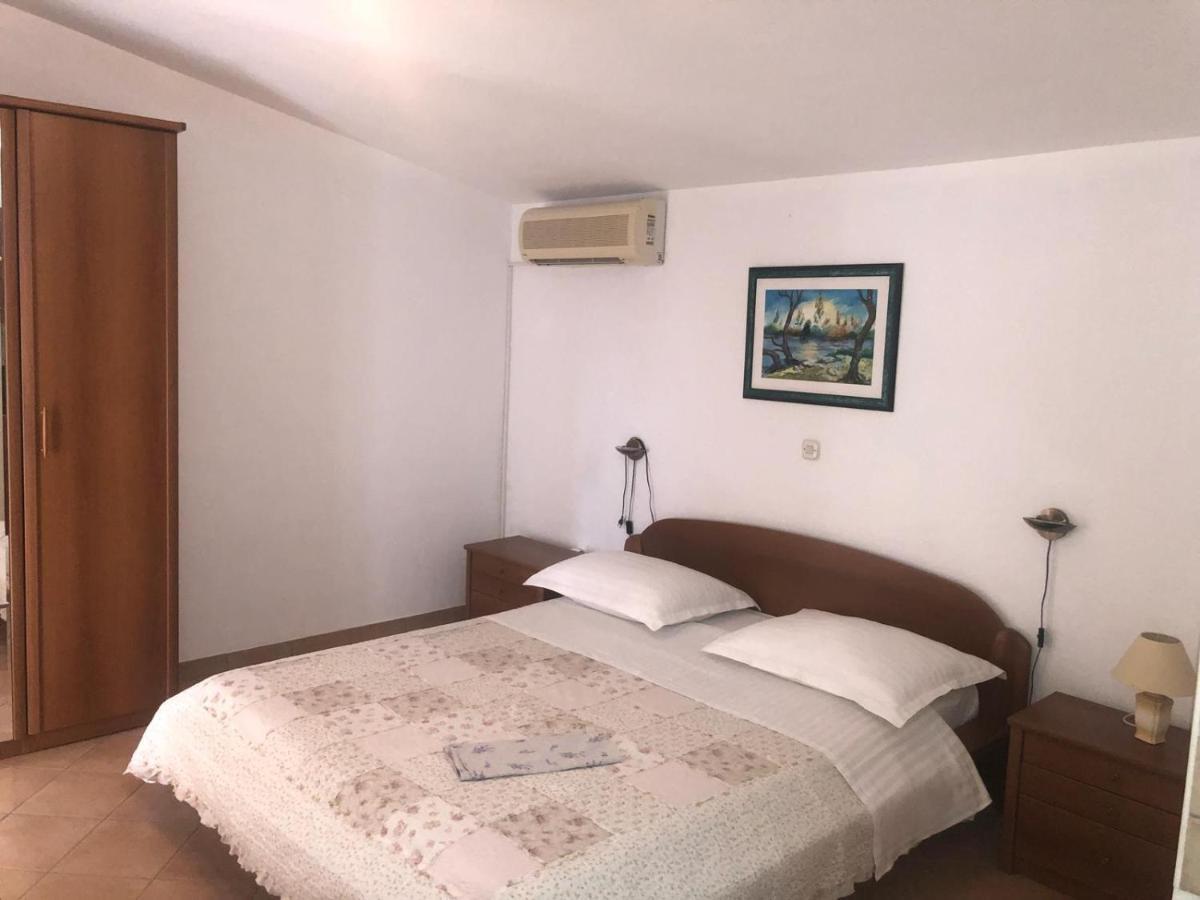 Villa Rosso Baška Voda Extérieur photo