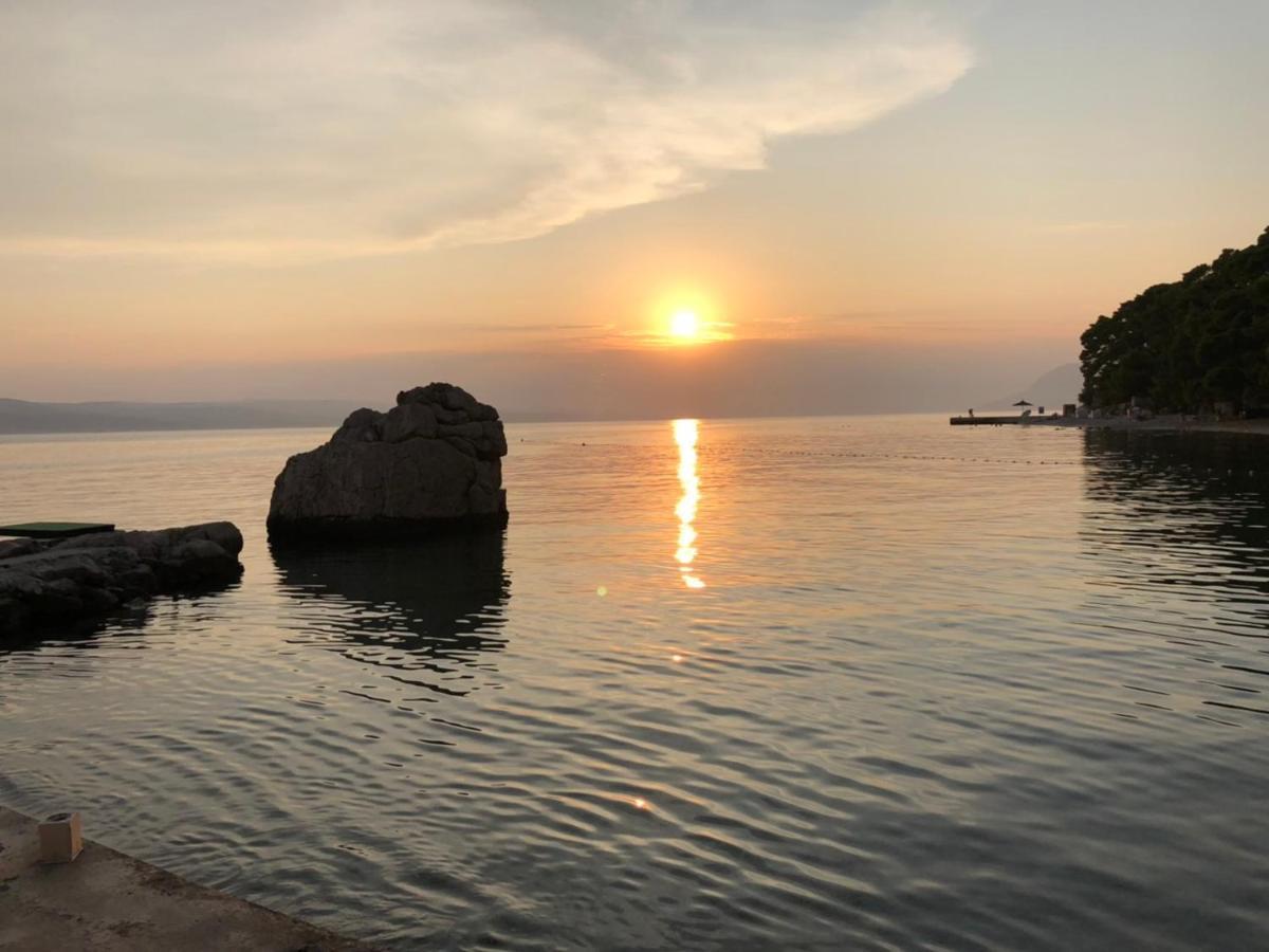 Villa Rosso Baška Voda Extérieur photo
