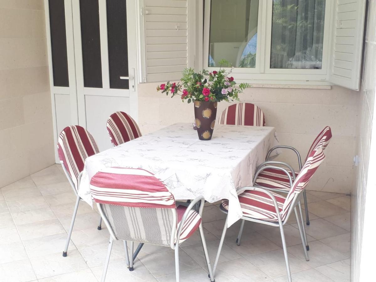 Villa Rosso Baška Voda Extérieur photo