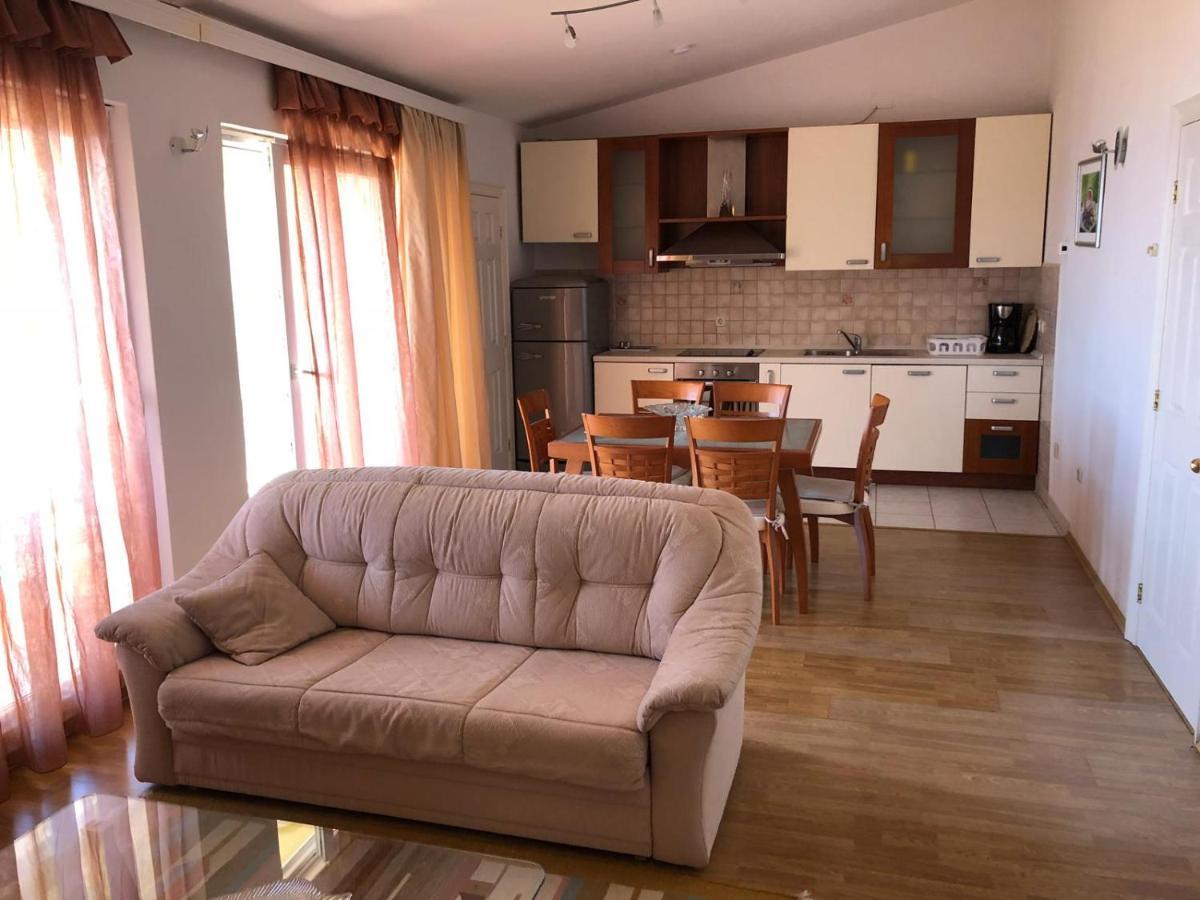 Villa Rosso Baška Voda Extérieur photo