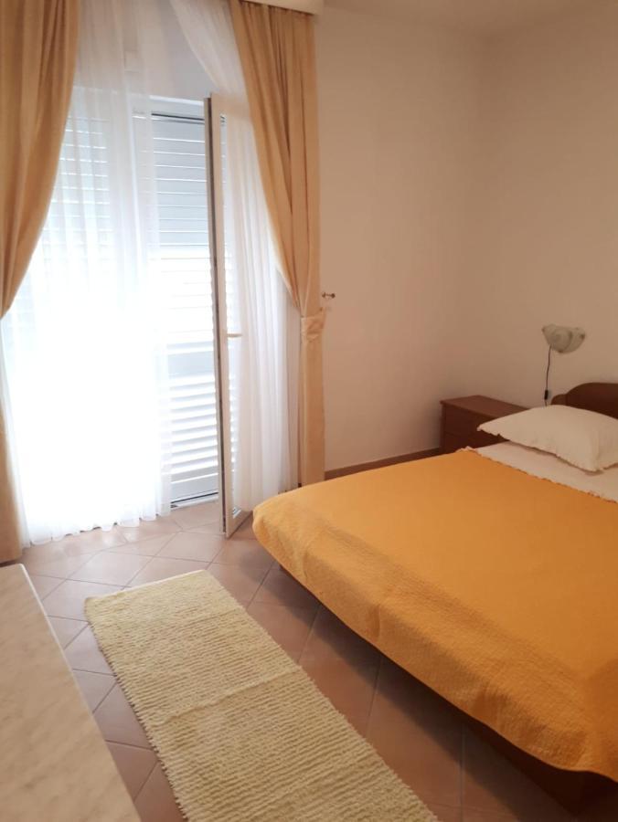 Villa Rosso Baška Voda Extérieur photo